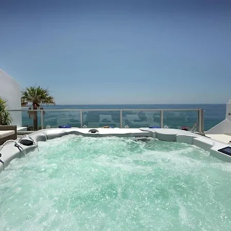 Casa Coelho - Jacuzzi Rooftop- Frente Mar- Chic 호텔 알부페이라