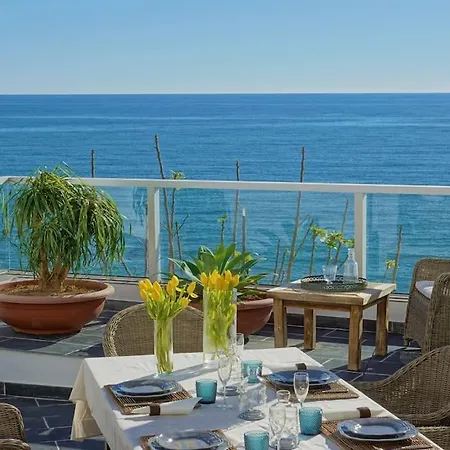 Casa Coelho - Jacuzzi Rooftop- Frente Mar- Chic Albufeira