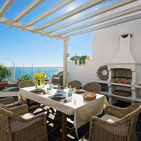 Casa Coelho - Jacuzzi Rooftop- Frente Mar- Chic Szálloda Albufeira